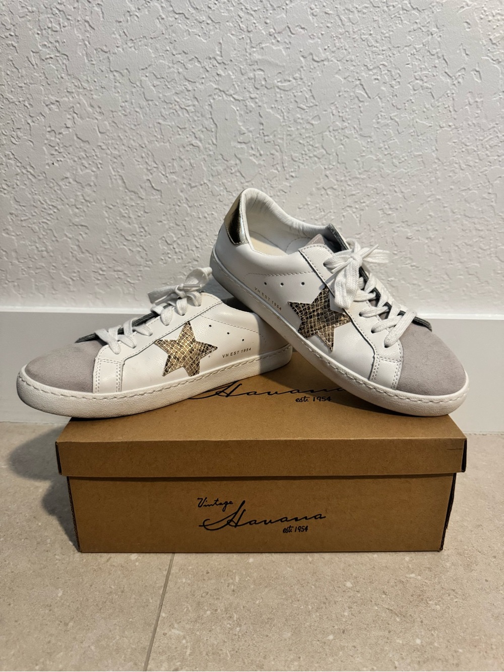 Vintage Havana White Leather Sneakers with Gold Snake Star